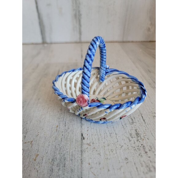 Vintage Spain basket mini porcelain handle home decor xmas figure - Picture 5 of 7